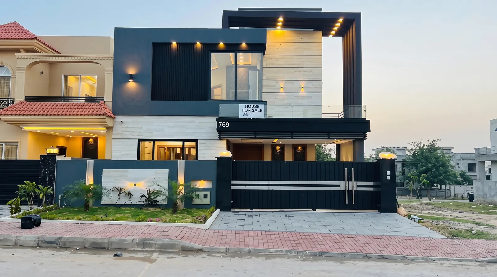 House built by Humbal Builders: Twin, Sector F1, Phase 8, Bahria Town, Rawalpindi